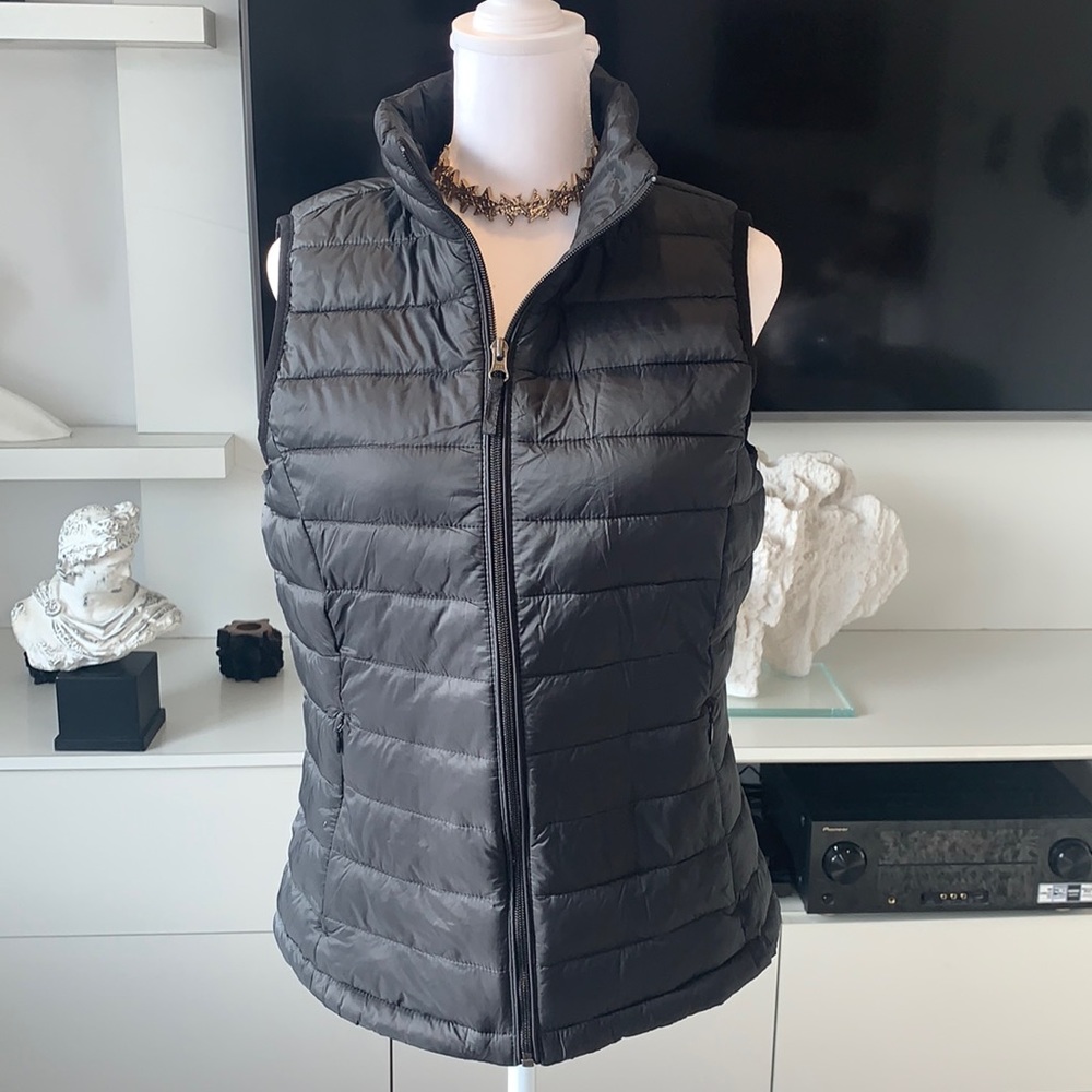 Amazon essentials vest